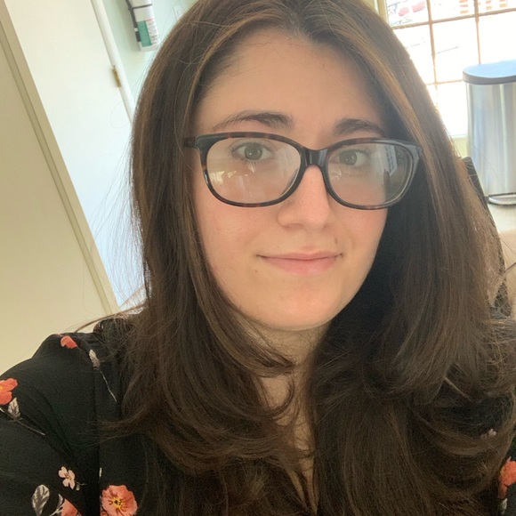 Meet your Posher, Chrissy. - Picture 2 of 4